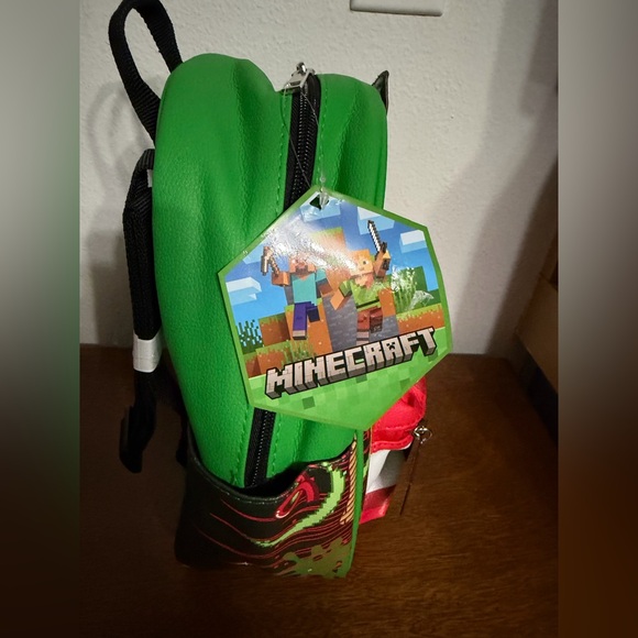 Minecraft Explosion TNT Women's Mini Backpack, Green 11’’ adjustable bag new - Picture 4 of 8